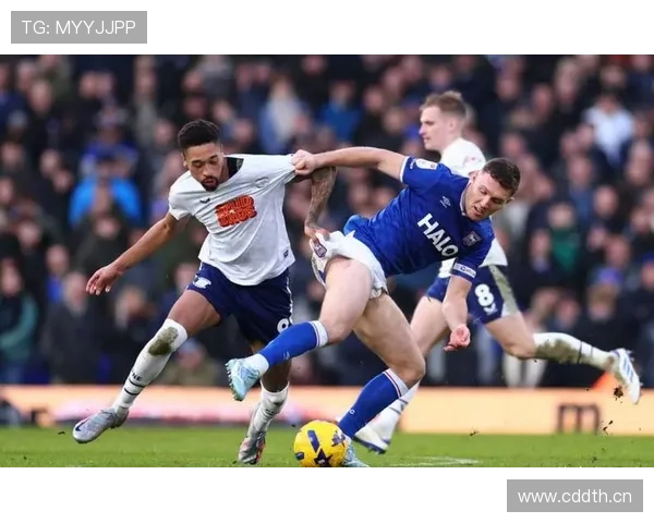 赫尔城在保级战中迎来关键时刻，球队全力以赴争取生存机会