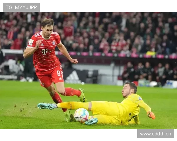 拜仁防线站位混乱与回防脱节问题逐步显现，赛季防守稳定性面临考验