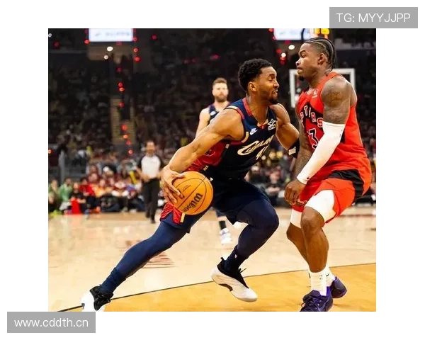 米切尔砍下30+高效输出，主导骑士外线进攻